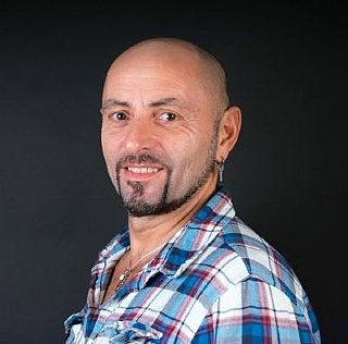 Izzo Daniel, revival director (Enlarge)
