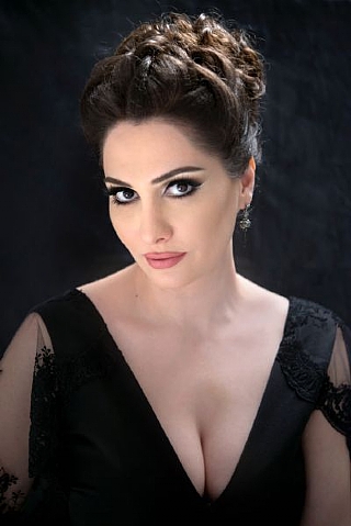 Torosyan Hasmik, soprano (Enlarge)