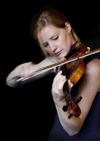 Opdam Tosca, violinist (Enlarge)