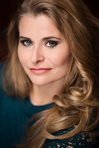 Ritter Beate, soprano (Enlarge)