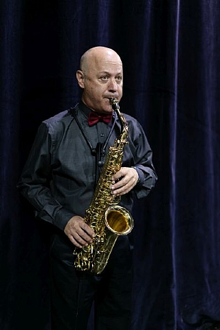 Lev Gan, tenor saxophone (Enlarge)