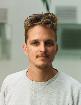 Barnea Nadav, lighting designer (Enlarge)