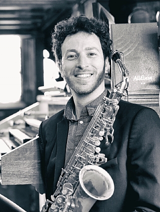 Reiter Yanir, baritone saxophone (Enlarge)